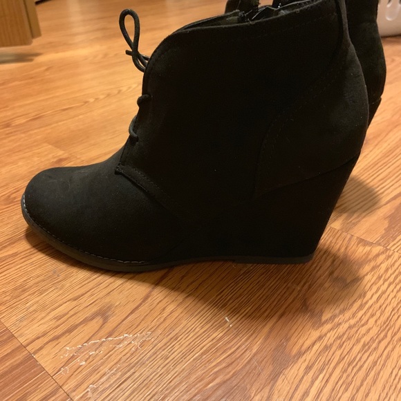 Black wedge booties- never worn - Picture 3 of 4